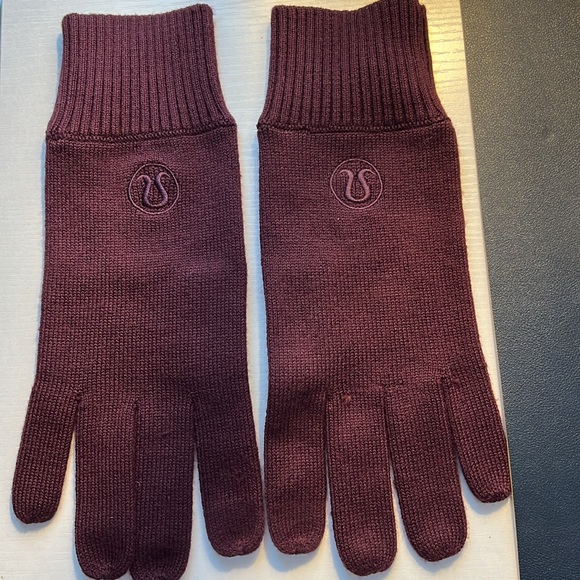 Lululemon Women’s Warm Revalation Tech Gloves. Size M/L. - Picture 2 of 3